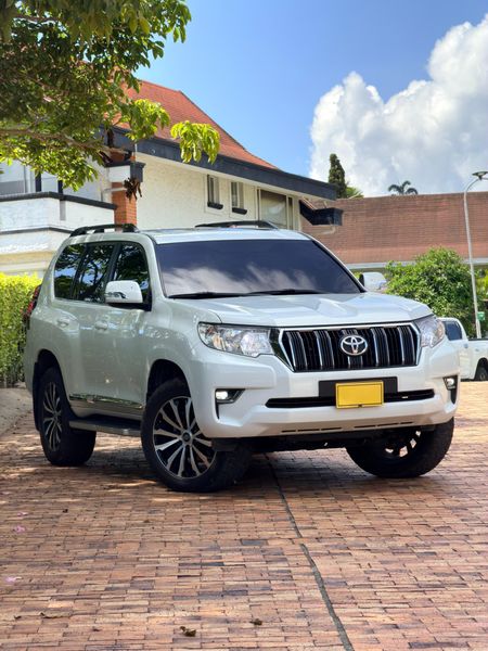 Toyota Prado txl 2024 diesel 2.8 Blindaje 2 Plus - imagen secundaria 1