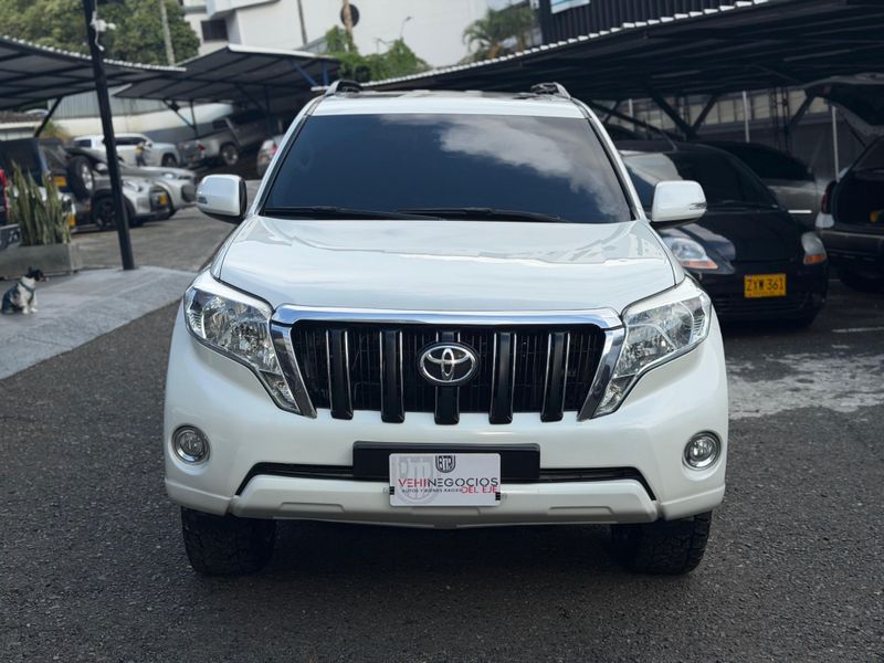TOYOTA Prado TX-L 2013  diésel segundo dueo - imagen secundaria 2