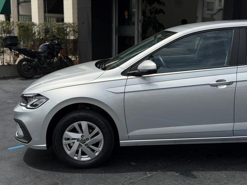 Volkswagen Polo 1.6 Trendline - imagen secundaria 2