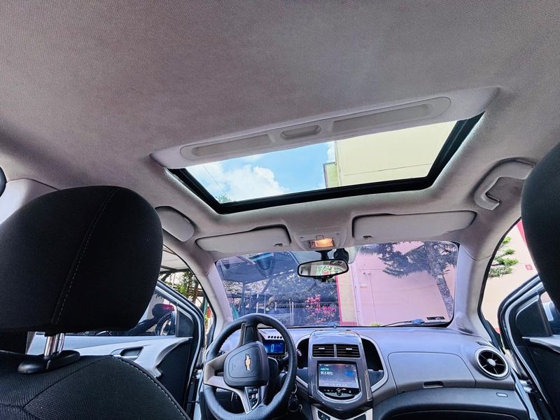 Chevrolet sonic ltz 2025 full - imagen secundaria 2