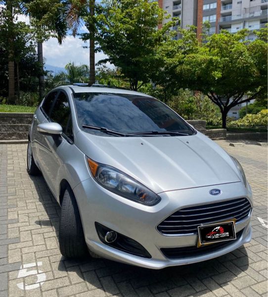 Ford Fiesta Titanium 2018 - imagen secundaria 1