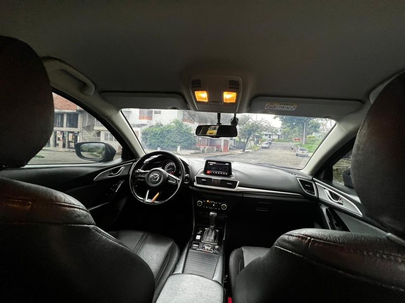 MAZDA 3 TOURING SEDÁN 2017 - imagen secundaria 2