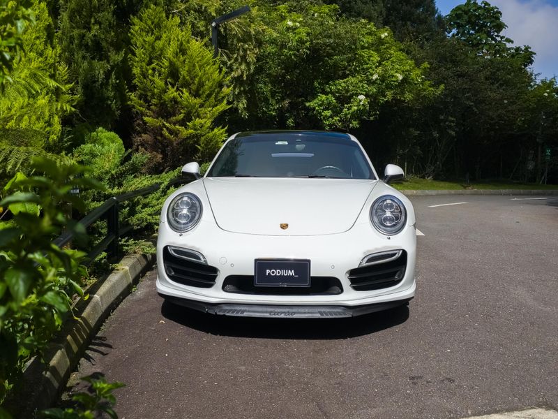Porsche 911 Turbo - imagen secundaria 1
