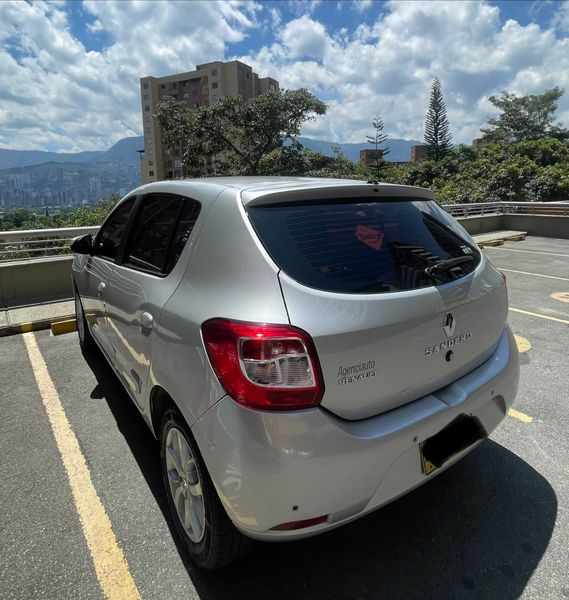 Renault Sandero 1.6 automático - imagen secundaria