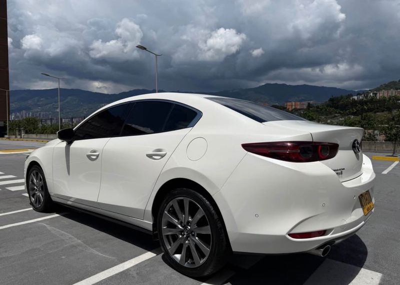 Mazda 3 grand touring lx 2022 - imagen secundaria 1