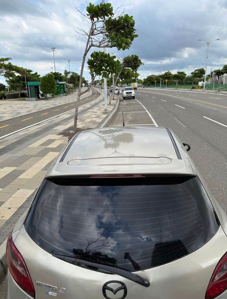 Mazda 2 MT 2009 - imagen secundaria 2