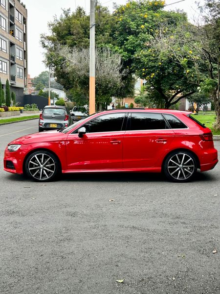 Audi A3 S-Line 2.0T PROGRESSIVE - imagen secundaria 1