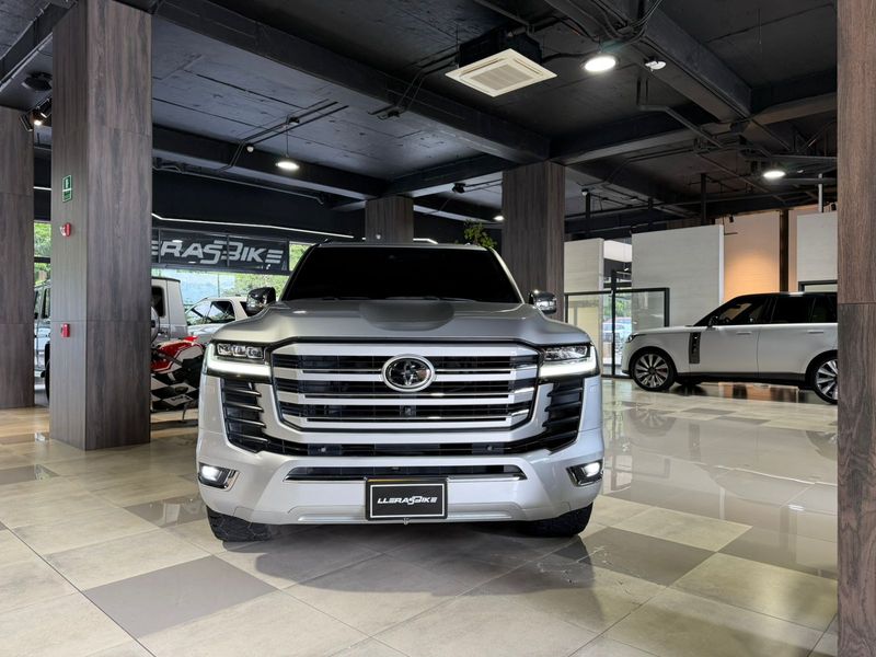 TOYOTA LC300 ZX - imagen secundaria 1