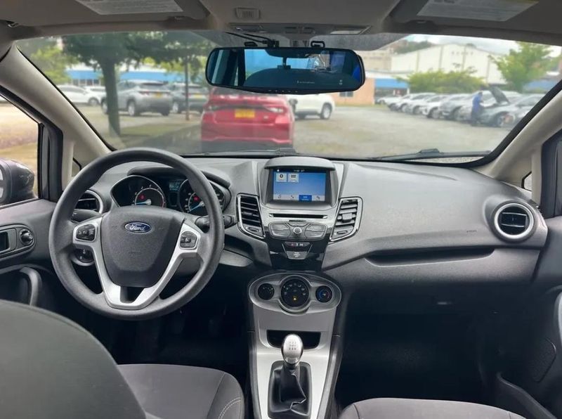 Ford Fiesta Hatchback Se 2018 - imagen secundaria 2