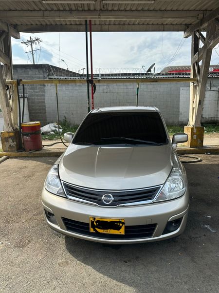 Niisan Tiida 2011 - imagen secundaria 1