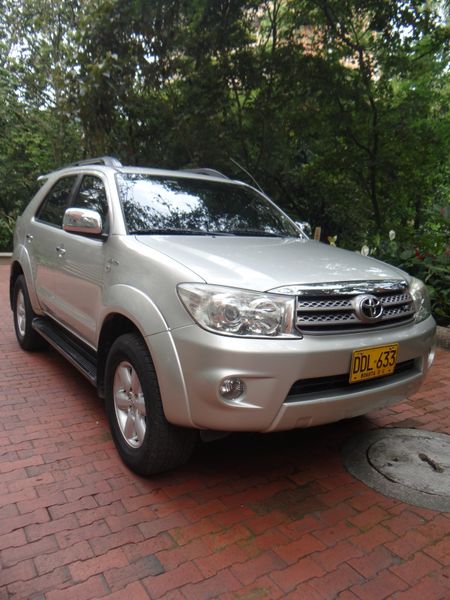 Toyota fortuner - imagen secundaria 1