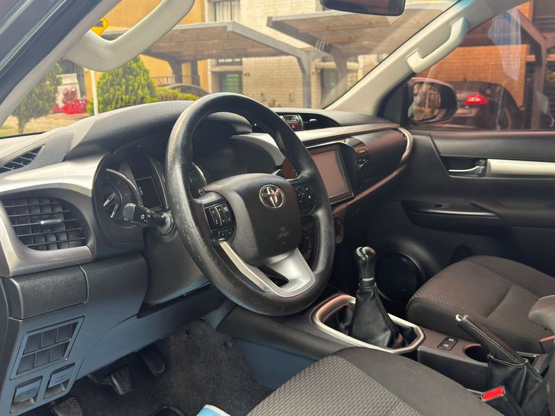Toyota Hilux 2021 MT 2.4 - imagen secundaria 1