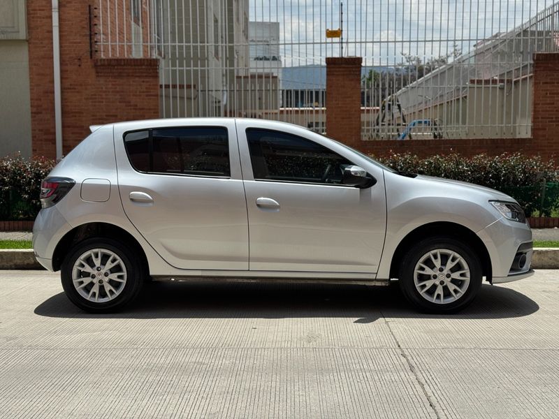 Renault Sandero 1.6L Life 2023 - imagen secundaria 2