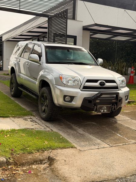 Toyota 4 Runner Blindada - imagen secundaria 2