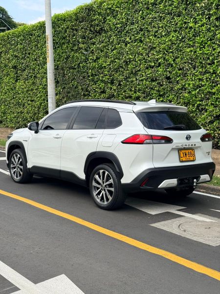 Toyota Corolla Cross Seg HÍBRIDA modelo 2024 - imagen secundaria 2