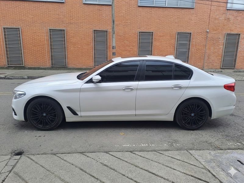 BMW 520i G30 2018 - imagen secundaria 2
