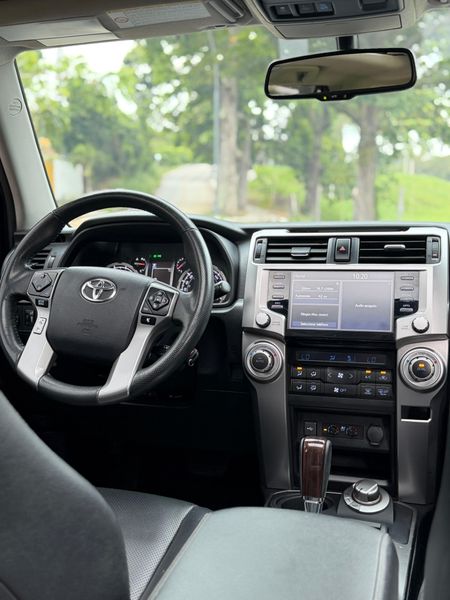 Toyota 4Runner Límited 2020 - imagen secundaria 1