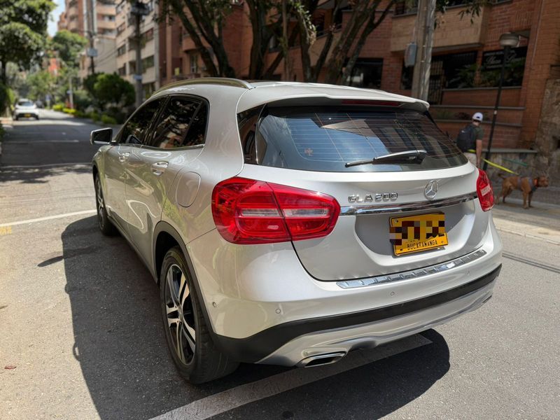 Mercedes benz GLA200 - 2016 - imagen secundaria 2