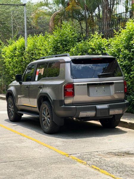TOYOTA PRADO TXL 2026 HÍBRIDA  0 KM - imagen secundaria 2