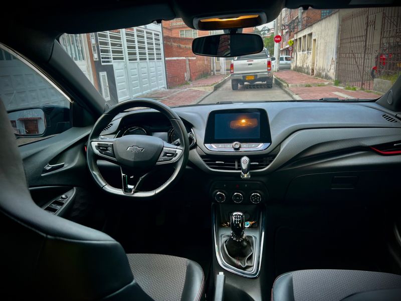 Chevrolet Ónix turbo Rs - imagen secundaria 1