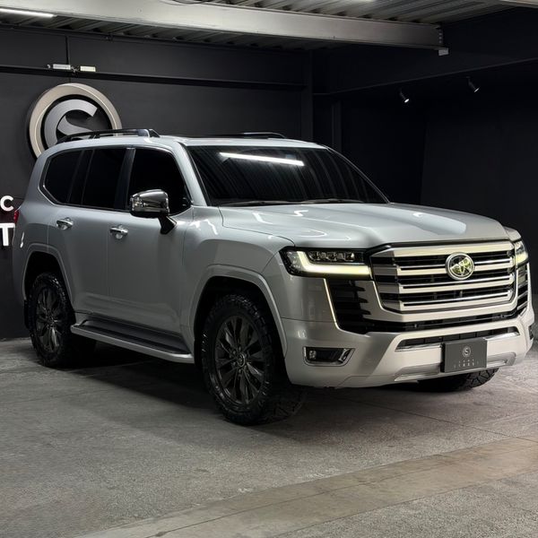 Toyota Land Cruiser 300 ZX 2022 Diesel LC300 - imagen secundaria 2