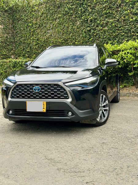 Toyota Corolla Cross SEG 2022 Híbrida - imagen secundaria 2