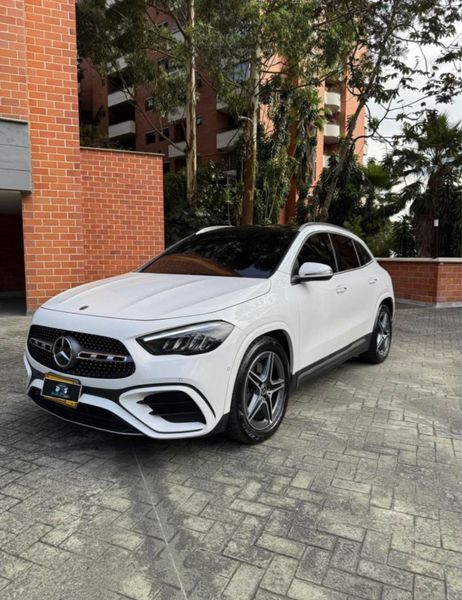 Mercedes Benz GLA 250 4Matic - imagen secundaria 2