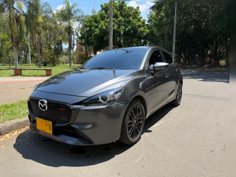 Mazda 2 Grand Touring 2024 17 mil Km - imagen secundaria 1