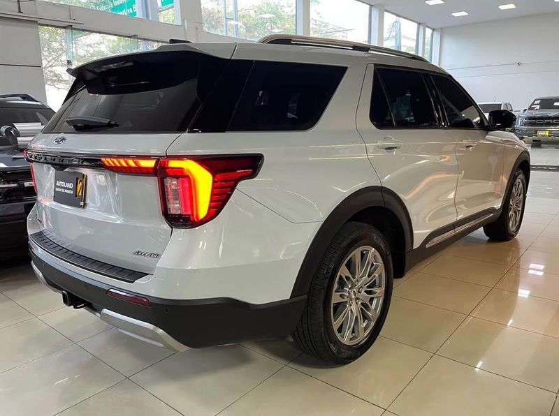 Ford Explorer Platinum 2025 - imagen secundaria 1
