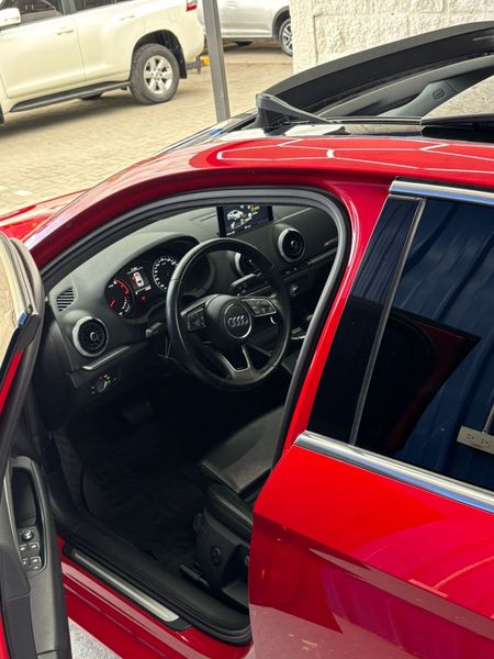 Audi A3 2.0T - imagen secundaria 1