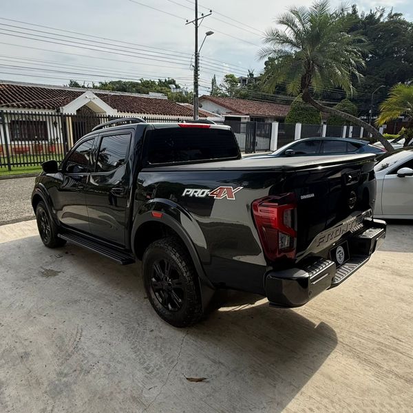 Nissan Frontier Pro 4X - 2024 - imagen secundaria 2