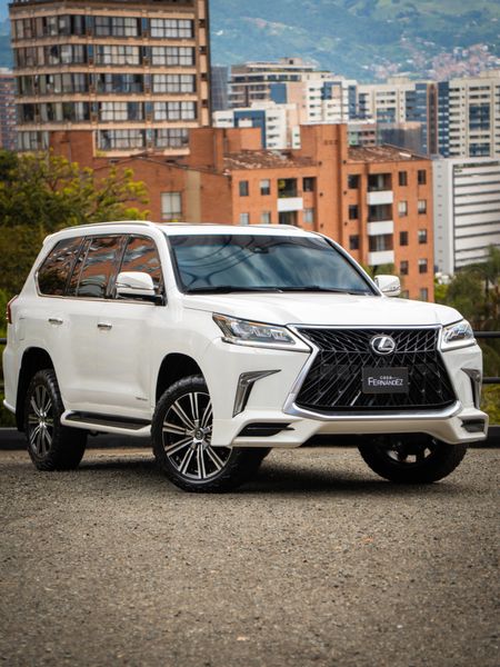 Lexus 570 Súper Sport blindada 2017 - imagen secundaria 2