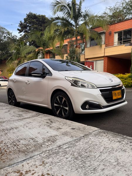 Peugeot 208 active 2018 - imagen secundaria 2