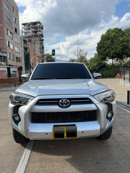 Toyota 4Runner sr5 2022 - imagen secundaria 1