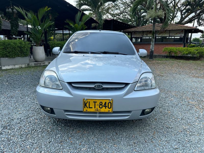 KIA RIO STYLUS 2012 - imagen secundaria 2