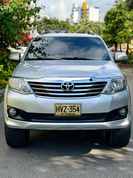 Toyota Fortuner 2014 - imagen secundaria 1
