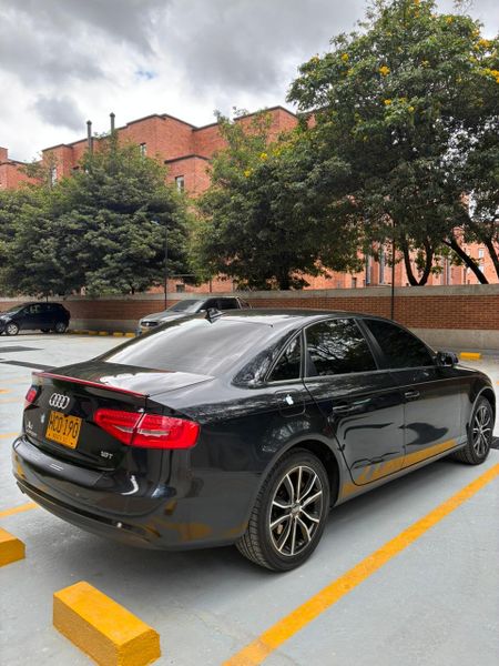 AUDI A4 LUXURY 1.8 TURBO - imagen secundaria 2