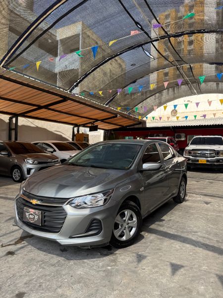 Chevrolet ÓNIX Turbo LT 205 - imagen secundaria 2