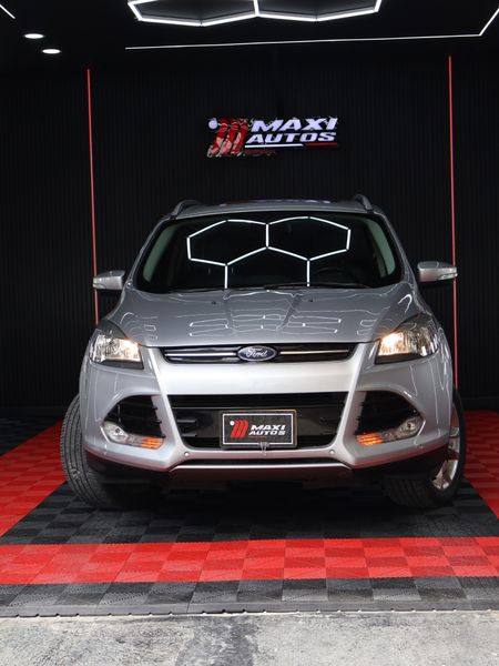 Ford Escape Titanium 2.000 cc Automática 4x4 - imagen secundaria 1