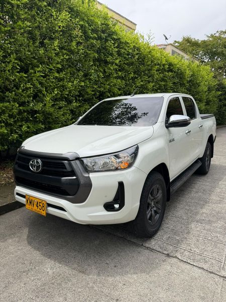 TOYOTA HILUX 2.4 DIESEL - imagen 1