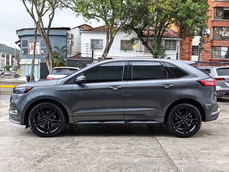 FORD EDGE ST 2.7 TURBO 4X4 2022 - POCO KM - imagen secundaria 1