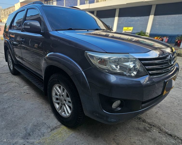Toyota fortuner 4 x 4 - imagen secundaria 1