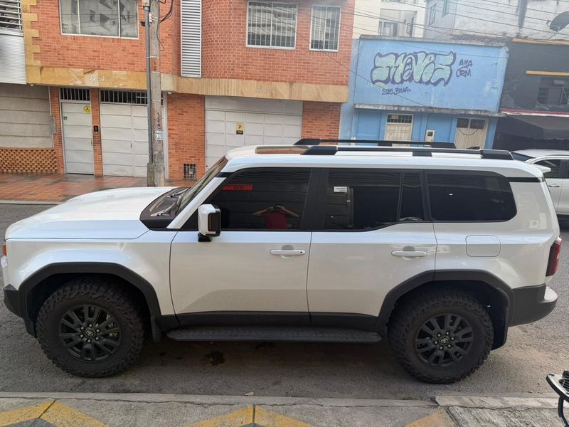 Toyota Prado 2025 TXL - imagen secundaria 1