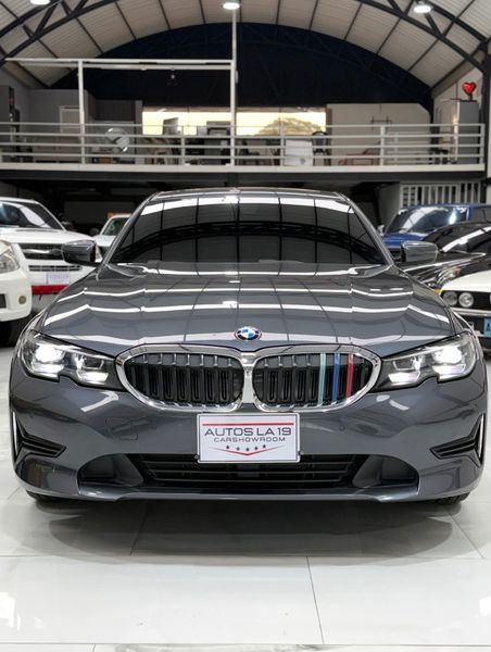 BMW 330e 2020 - imagen secundaria 1