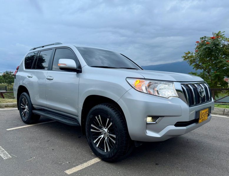 Toyota Prado txl 4.0 gasolina 2022 - imagen secundaria 2