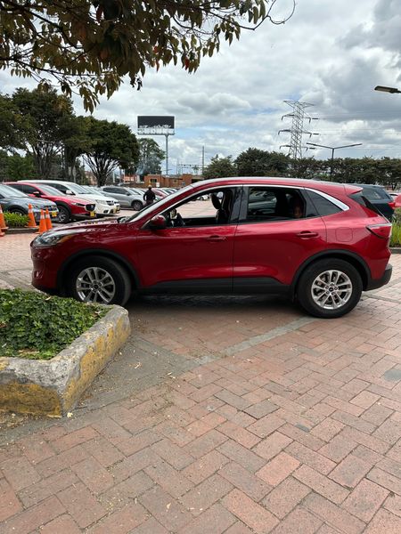 Ford Escape hibrido 2021 - imagen secundaria 1
