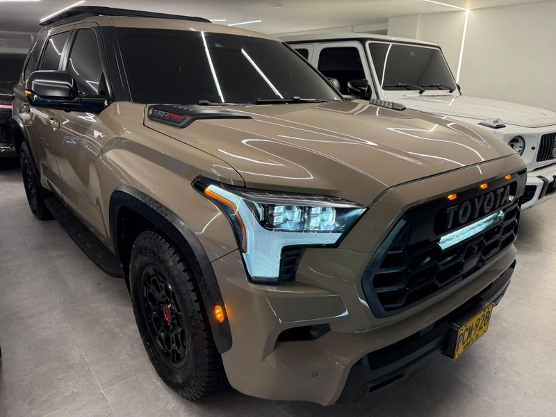 TOYOTA SEQUOIA TRD PRO - imagen secundaria 2