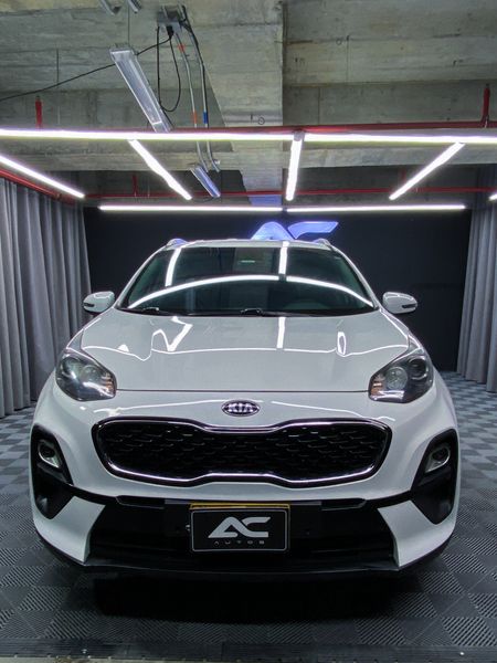 Kia Sportage Desire Híbrida Diesel At - imagen secundaria 1