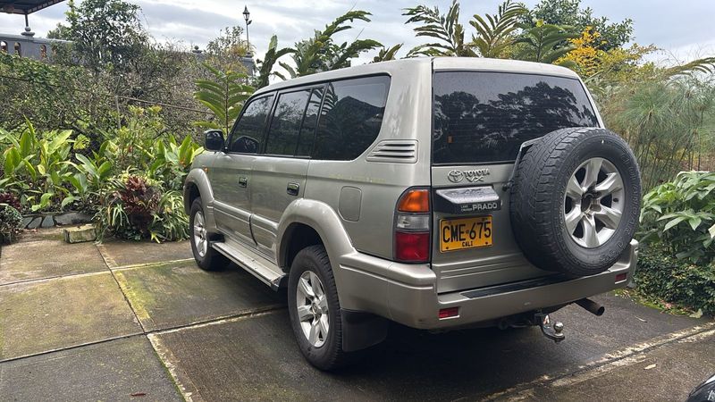TOYOTA PRADO VX 2005 - imagen secundaria 1