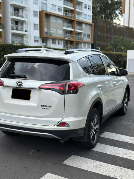 TOYOTA RAV 4 - imagen secundaria 2
